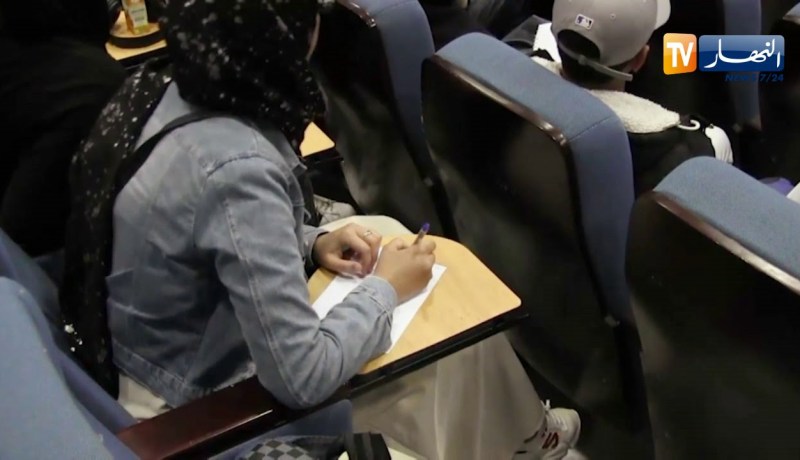 عنابة: ندوة لمناقشة الأوضاع السياسية في البلاد بحضور مختلف شرائح المجتمع