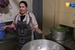 بجاية: نرجس.. عينة عن ربات بيوت إخترن التطوع لتحضير الإفطار لفئات هشة