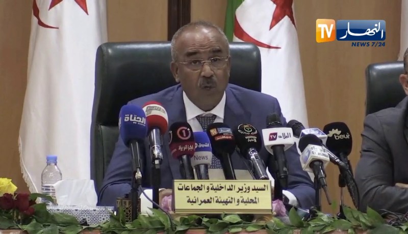 بدوي: الدولة الجزائرية ابعد من ان ترهن مستقبلها بموعد انتخابي