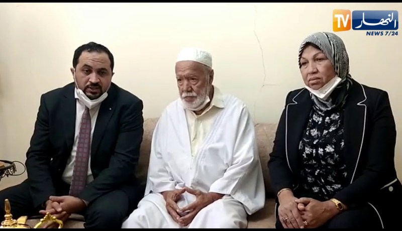 الوادي: المنتدى الوطني للذاكرة والتاريخ والتراث يكرمون مجاهدين ويعقدون لقاء حول الدستور