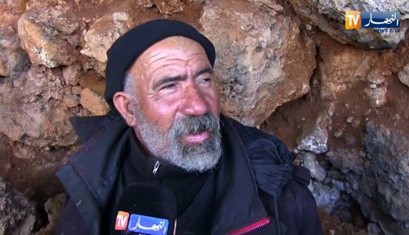 جيجل: عمي رابح..قصة رجل يعيش داخل كهف