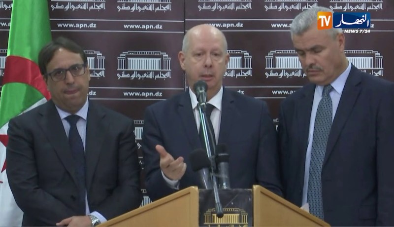 راوية: “التمويل الغير تقليدي جاء ليسدد ديون شركة سوناطراك وسونلغاز”