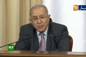 لعمامرة: “مايحدث في الجزائر مسألة عائلية بإمتياز وللجزائريين القدرة والإرادة على تجاوز هذا الوضع”