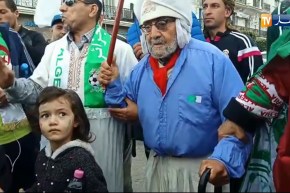 حب الوطن لهذه الدرجة..شيخ من غرداية رغم كبر سنه يشارك في مسيرة الجمعة التاسعة