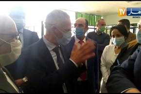 بجاية .. شاهد وزير الصناعة من مصنع النسيج Alcost يدافع عن المنتوج الوطني بأربعين سنة من التجربة