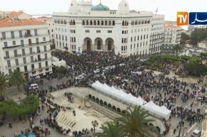 الجمعة التاسعة…المطالب تتواصل والرئاسة تدعو لحوار جماعي