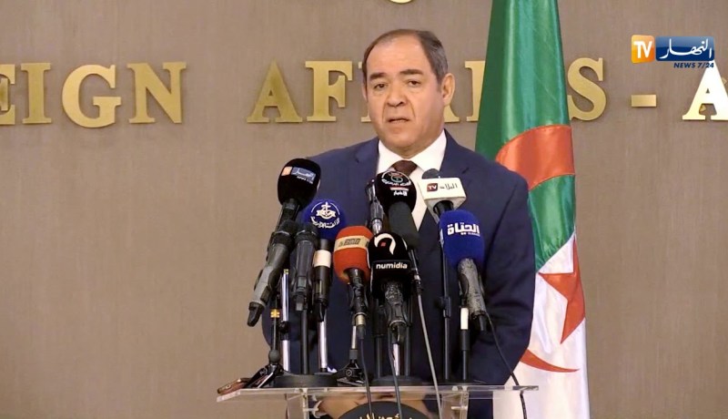 بوقادوم: “فرنسا تدعم الإستثمار الإقتصادي في الجزائر”