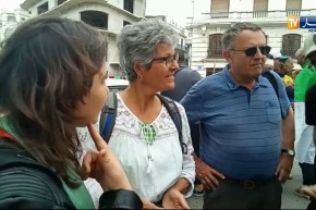 السياح السويسريون ينبهرون في سلمية وحضارة الشعب الجزائري