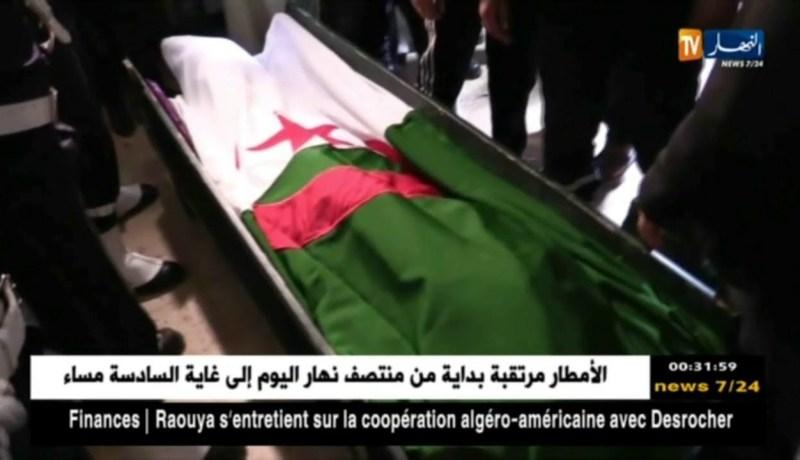 معسكر: مدينة سيق تشيع جثمان إبنها الراحل رشيد طه إلى مثواه الأخير