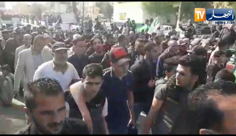 مسيرة سلمية حاشدة بسطيف دعما للحراك !!
