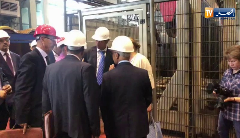 وزير الصناعة والمناجم “يوسف يوسفي” يقوم بزيارة لأحد المصانع بموسكو