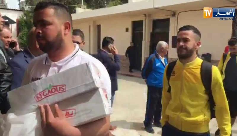 كأس الجمهورية : وصول فريق شبيبة القبائل بملعب حملاوي بقسنطينة