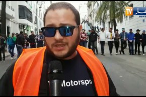 سارة وفارس متطوعان في تأطير المسيرات السلمية بالعاصمة