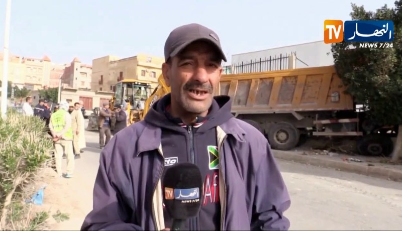 معسكر: إصطدام شاحنة من الحجم الكبير بجدار ثانوية شريف العفوي