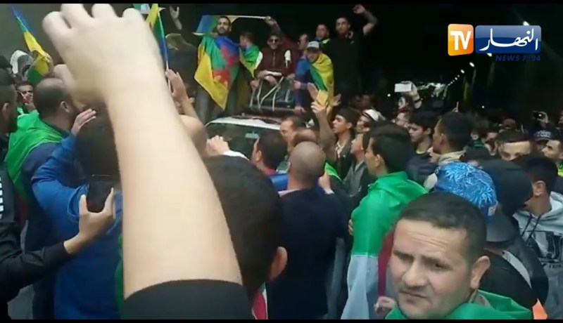 شباب تيزي وزو بصوت واحد أغنية سولكينغ la liberté