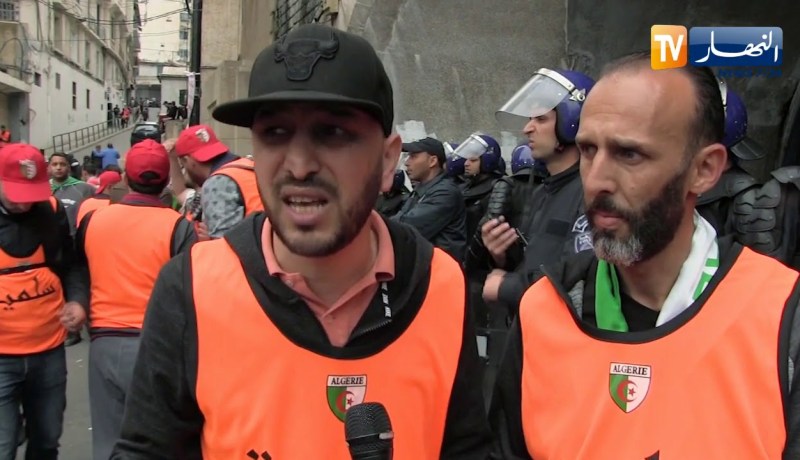 “السترات_البرتقالية” نشطاء يطلقون حملة لحماية الحراك الشعبي