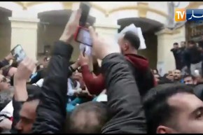 تجمع حاشد واستقبال مميّز لـ رشيد نكاز في عنابة