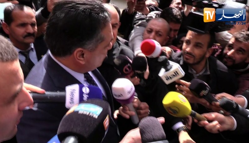 بوشارب : ” الشعب عمرو ماكان ضدّ الأفلان..والأفلان وُلد من رحم الشعب !! “