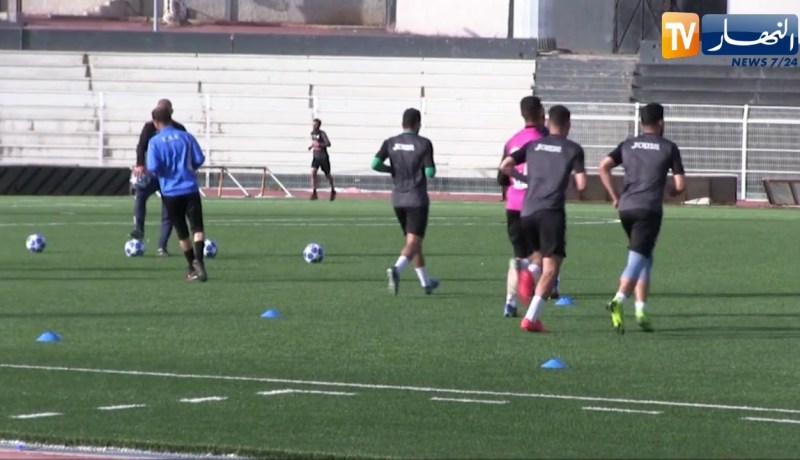وفاق سطيف يستأنف التحضيرات لمواجهة إتحاد العاصمة وحمار يجتمع باللاعبين
