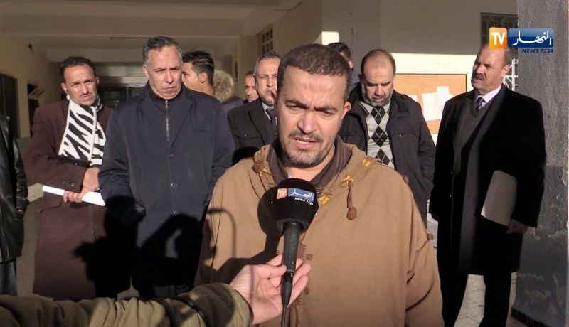 باتنة/ أساتذة كلية الشريعة يحتجون رفضا لقرار نقل إدارة الكلية