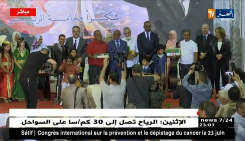 عائلات عاصمية تتسلم مفاتيح سكناتها بإشراف عدد من الوزراء