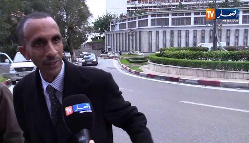 طاهر ميسوم: “رئاسيات 2019 راح تكون سبيسيفيك..وإن شاء الله الشعب يفيق”