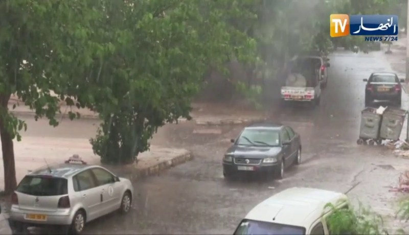 طقس: أمطار على المناطق الشرقية ورياح قوية تتعدى 80 كلم/سا