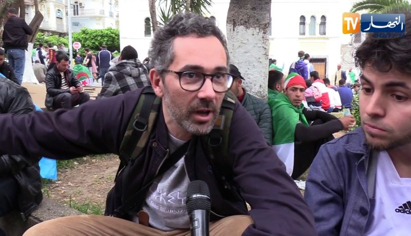 حراك شعبي ..فرنسيون يختارون مسيرات الجزائر بدل باريس