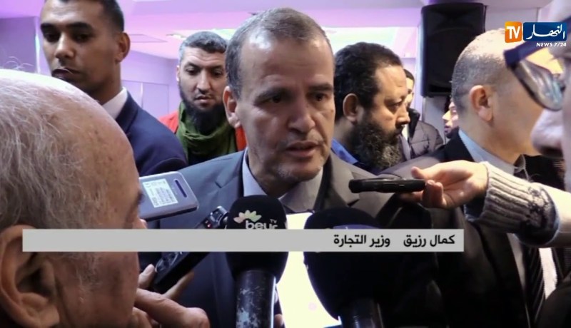 وزير التجارة: “الحليب موجود بكميات كافية..وعقوبات صارمة في إنتظار من رفع من سعره”