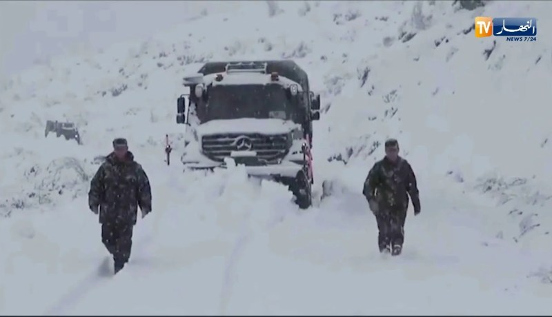 الشيخ النوي: الجيش طالعين على العام ماكاش لي يهبطهم