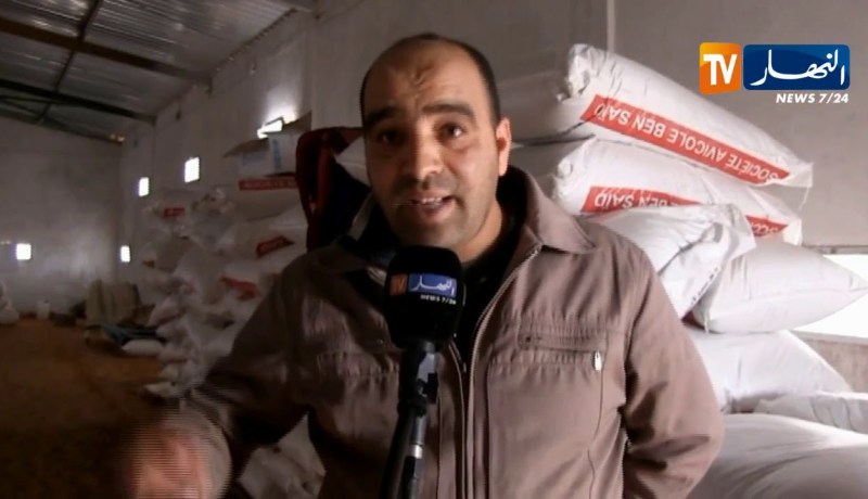 النعامة: الجيلالي..مستثمر في تربية الدواجن يطمح لرفع الإنتاج مقابل غياب الإمكانيات