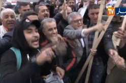 خصوم أويحيى يحتجون أمام مقر الأرندي ويطالبونه بالرحيل