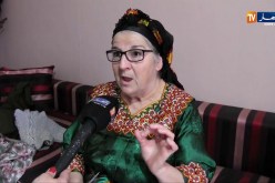 تيزي وزو/ حياكة الملابس الصوفية…الجزء المميز لجلسات النساء الشتوية