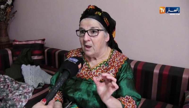 تيزي وزو/ حياكة الملابس الصوفية…الجزء المميز لجلسات النساء الشتوية