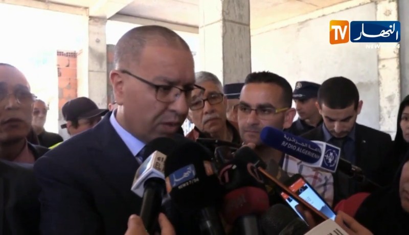والي العاصمة: أعطينا تعليمات صارمة للتكفل بنظافة المحيط وتعبيد الطرقات لتحسين الخدمة  للمواطن