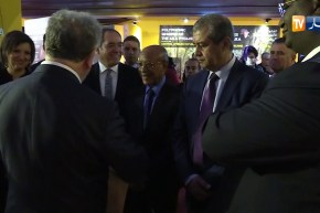 الوالي “زوخ” يحدث ضجة في معرض الشهر الثقافي