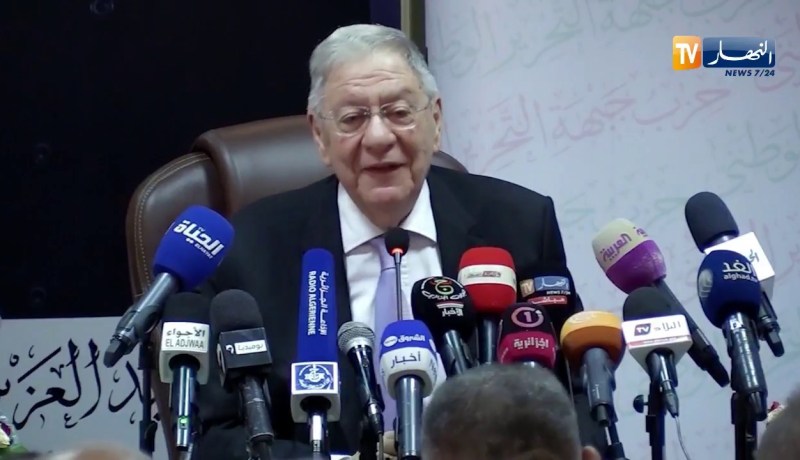 الفايسبوكيون يتباكون على رحيل ولد عباس.. بشعار “شكون يديرلنا لامبيونس”