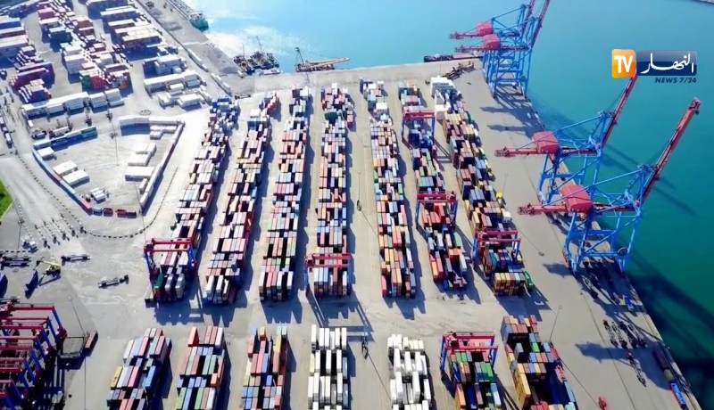 دبلوماسية: لبنان تغازل الجزائريين .. فيزا فورية وفنادق بأسعار مغرية