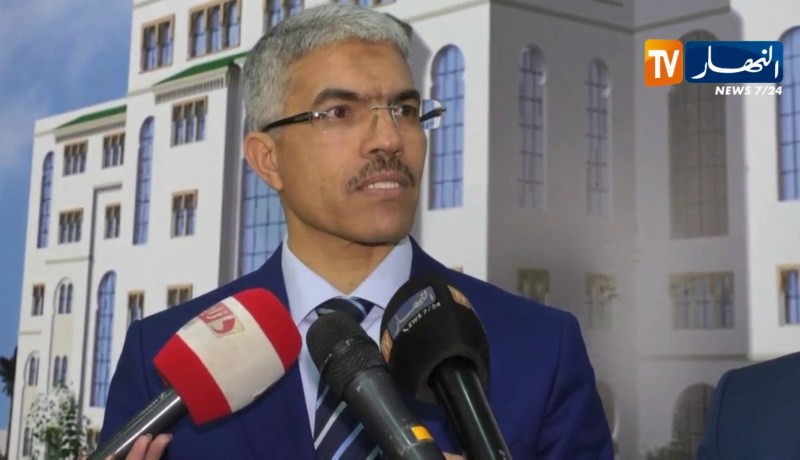 يوسف عزوزة: “موسم حج 2019 سيكون بالتأشيرة الإلكترونية”