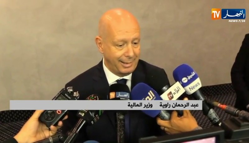 عبد الرحمان راوية: “60 مليار دولار قيمة إحتياطي الصرف حاليا”