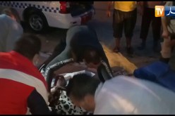 لحظة وصول نبيل علاوة إلى مقر سكناه بحي ديار الجماعة بالعاصمة