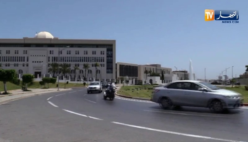 خارجية: الجزائر تدين الإعتداء الإرهابي على مكان عبادة بمدينة نيس الفرنسية