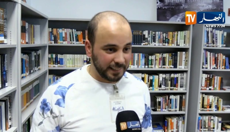 نسيم بلكحل أستاذ اللغة الإنجليزية متطوع في المركز الثقافي الأمريكي الجزائري