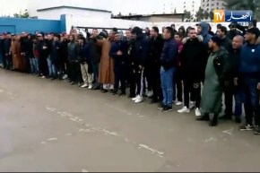 عمال مؤسسة عمال “بوفال” بالبرواقية يدخلون في اضراب مفتوح