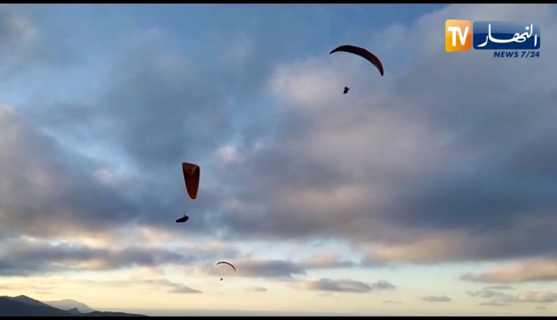 نادي  “أدفتنر سرايدي”  يصنع مشاهد ساحرة من خلال تحليق فريق الطيران الشراعي
