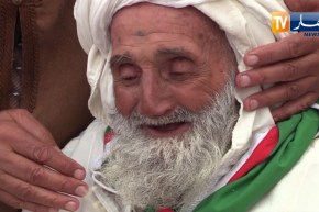 أم البواقي: الحركاتي..  شيخ تجاوز القرن يتمسك بالأغنية الثورية رغم كبر سنه