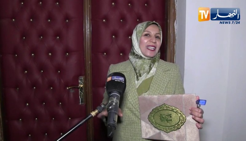 سيدي بلعابس: توزيع المفاتيح و تسليم مقررات الإستفادة للسكنات من مختلف الصيغ