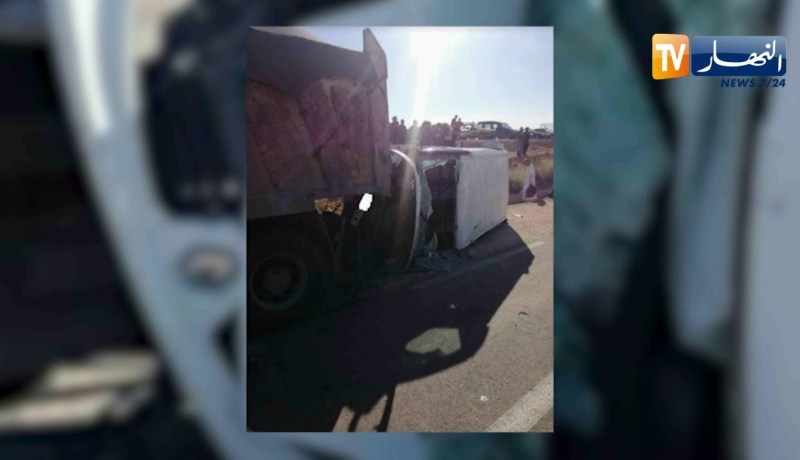 المسيلة: وفاة سيدتين وإصابة 5 أشخاص في حادث إصطدام سيارة بشاحنة