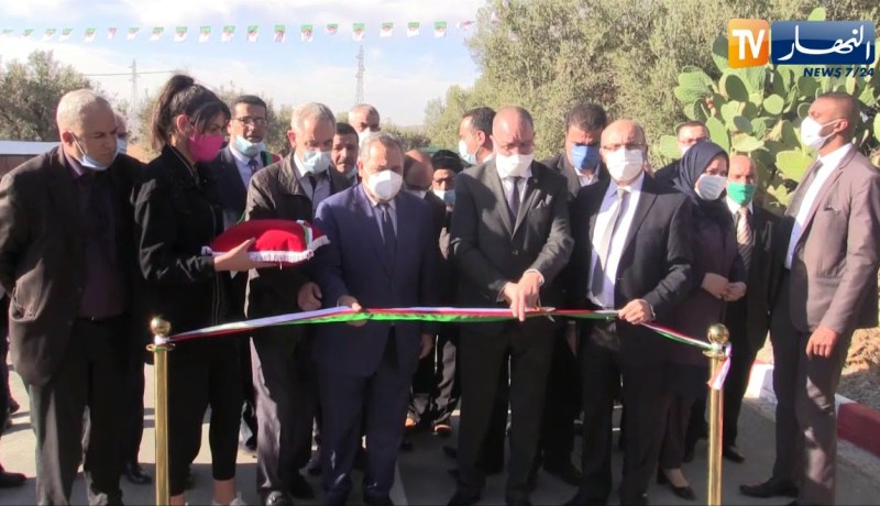 معسكر: تدشين قاعة علاج ولوحات جدارية لأسماء المجاهدين والشهداء بمناسبة ذكرى أول نوفمبر