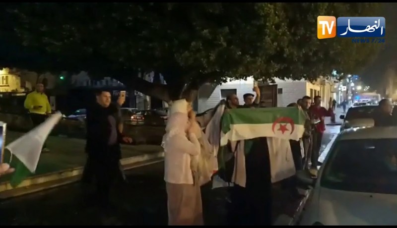 عنابة: بداية توافد المواطنين على ساحة الثورة للاحتفال بإستقالة الرئيس بوتفليقة